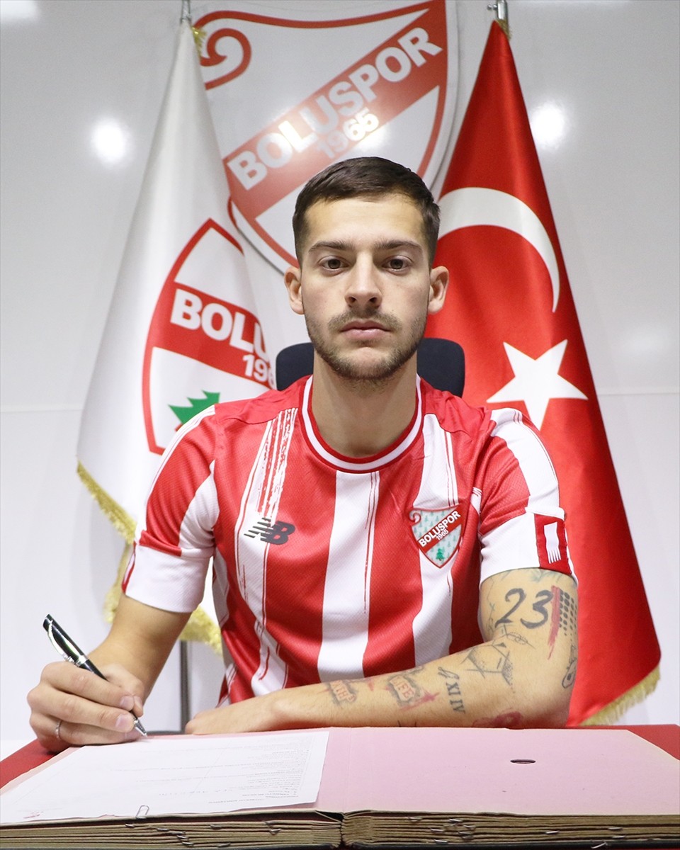 Trendyol 1. Lig takımı Boluspor, Alagöz Holding Iğdır FK'dan Kosta Aleksic ile sezon sonuna kadar...