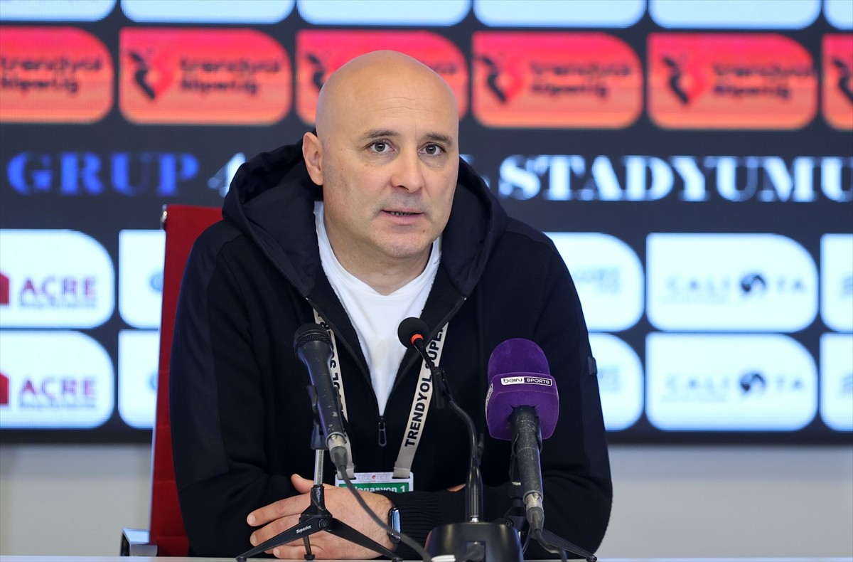 Trendyol Süper Lig'in 19. haftasında Net Global Sivasspor ile Corendon Alanyaspor, BG Grup 4 Eylül...