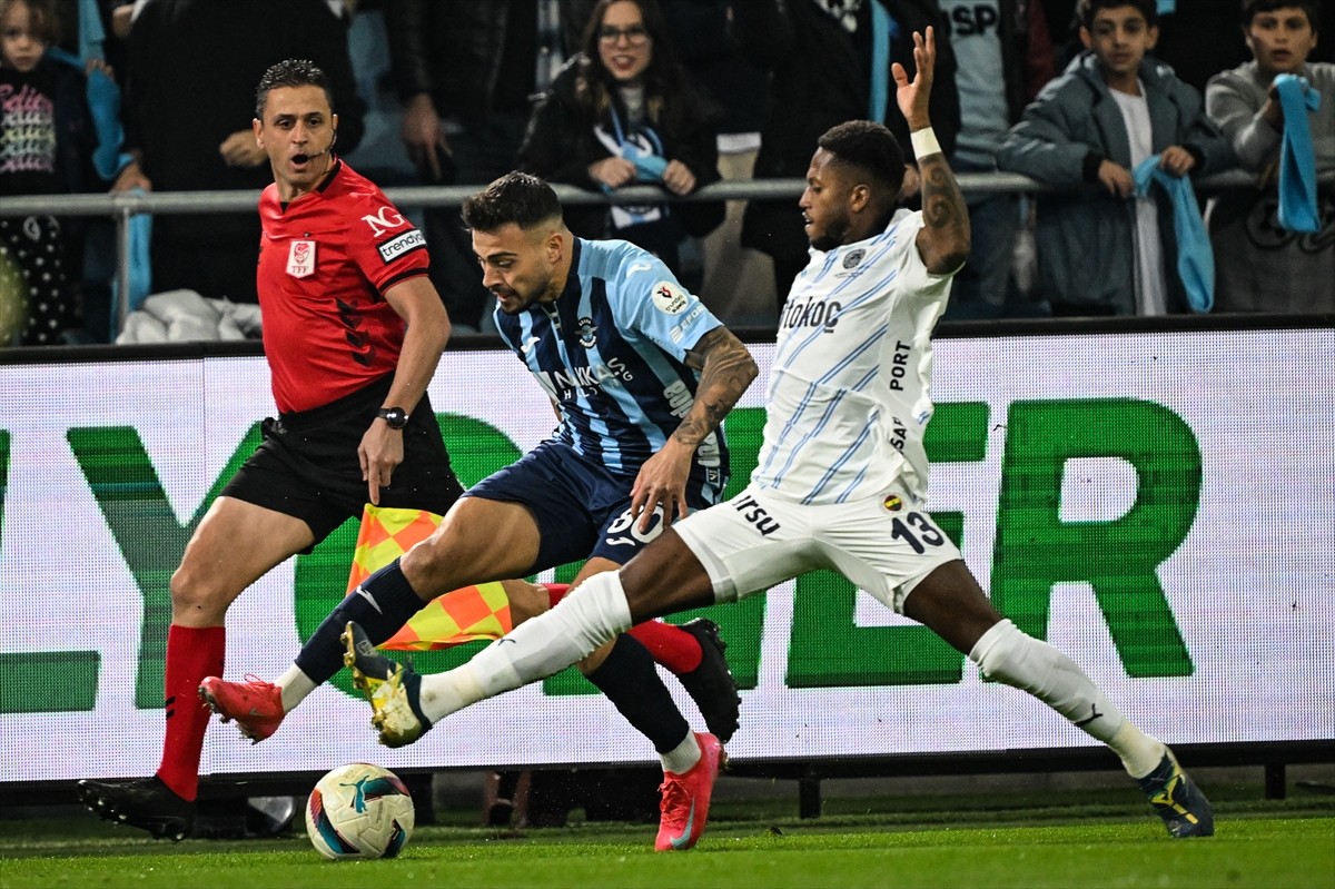 Trendyol Süper Lig'in 20. haftasında Adana Demirspor ile Fenerbahçe, Yeni Adana Stadyumu'nda...