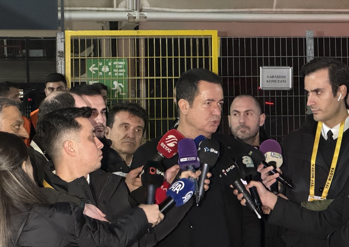 Trendyol Süper Lig'in 20. haftasında Adana Demirspor ile Fenerbahçe, Yeni Adana Stadyumu'nda...