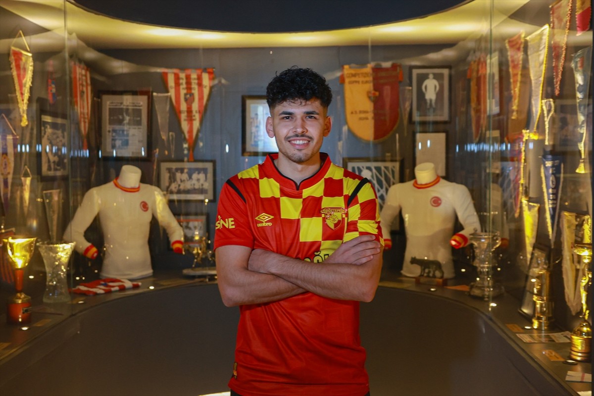 Trendyol Süper Lig ekiplerinden Göztepe, savunma oyuncusu Furkan Bayır'ı transfer etti.