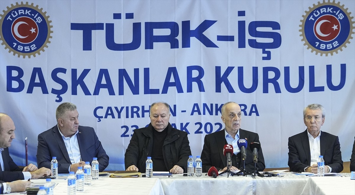 TÜRK-İŞ Başkanlar Kurulu, Genel Başkan Ergün Atalay başkanlığında konfederasyona bağlı sendika...