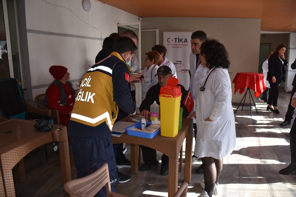 Türk İşbirliği ve Koordinasyon Ajansı Başkanlığı (TİKA), Arnavutluk'un Fier ilinde bulunan yaşlı...