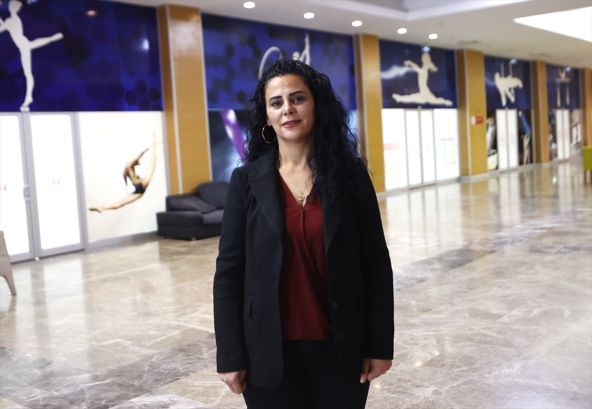 Türkiye'nin Avrupa Hentbol Federasyonu (EHF) kokartlı hakemi Mehtap Şimşek, 5 ay süren...