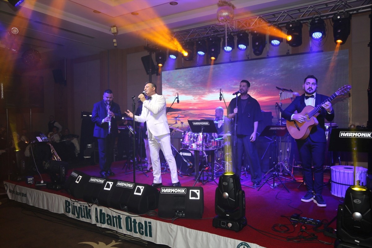 Türkiye'nin önemli kış turizm merkezlerinden biri olan Abant ve Kartalkaya Kayak Merkezi'nde yeni...