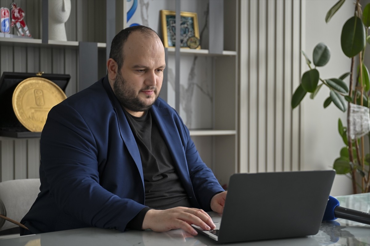 Türkiye Buz Hokeyi Federasyonu Başkanı Halit Albayrak, Anadolu Ajansının (AA) gözünden 2024'e...