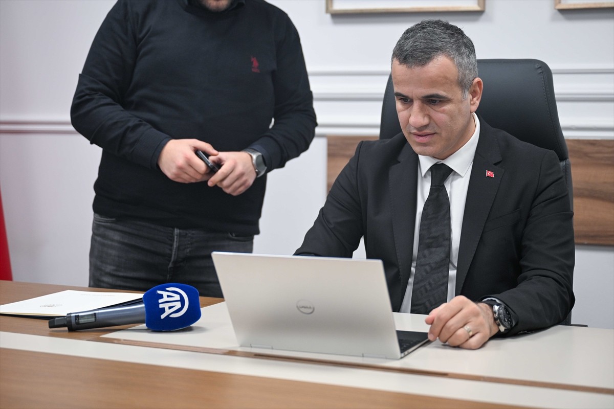 Türkiye Çevre Ajansı Başkanı Ferhat Pirinççi, Anadolu Ajansının (AA) düzenlediği "Yılın Kareleri"...