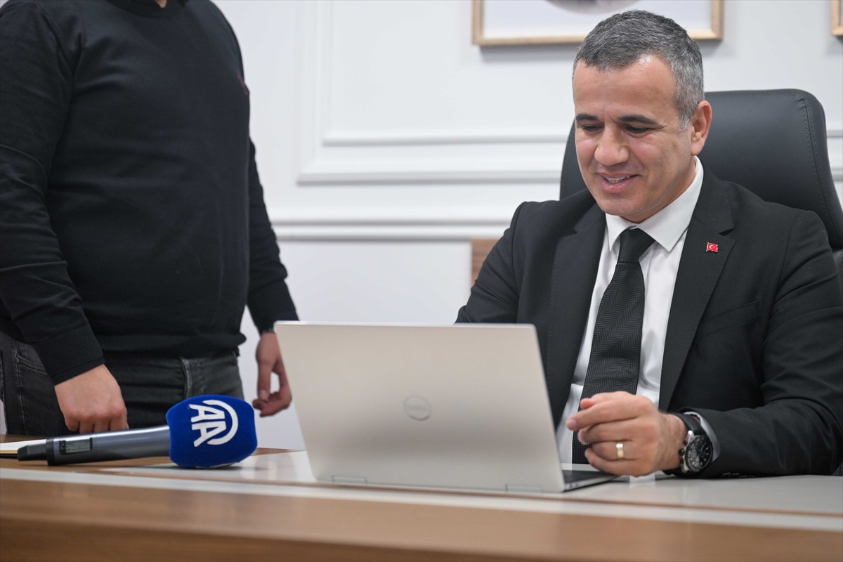 Türkiye Çevre Ajansı Başkanı Ferhat Pirinççi, Anadolu Ajansının (AA) düzenlediği "Yılın Kareleri"...