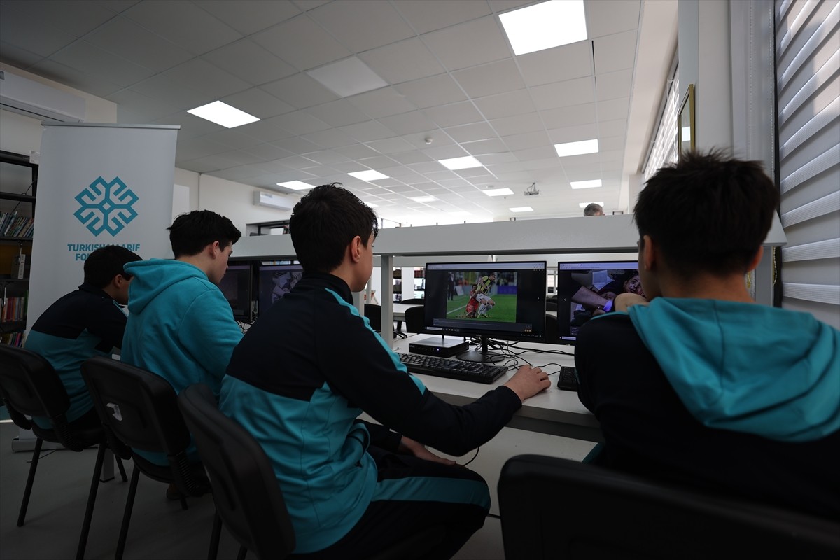 Türkiye Maarif Vakfı (TMV) Gürcistan Uluslararası Maarif Okullarında eğitim gören öğrenciler...