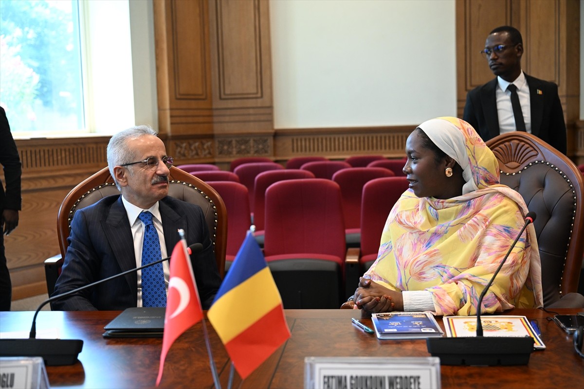 Ulaştırma ve Altyapı Bakanı Abdulkadir Uraloğlu (solda), Türkiye-Çad Ekonomik, Bilimsel ve Teknik...