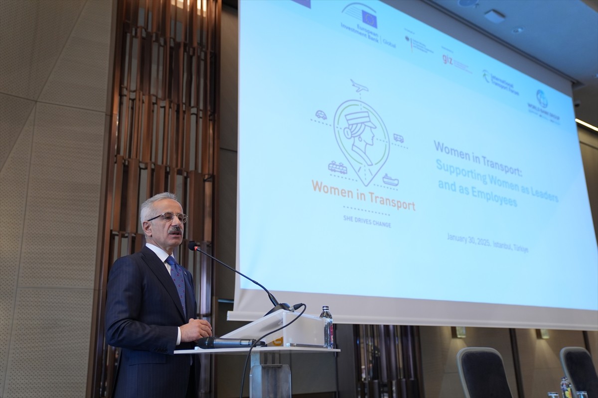 Ulaştırma ve Altyapı Bakanı Uraloğlu, Dünya Bankası tarafından Asya Kalkınma Bankası, Avrupa...