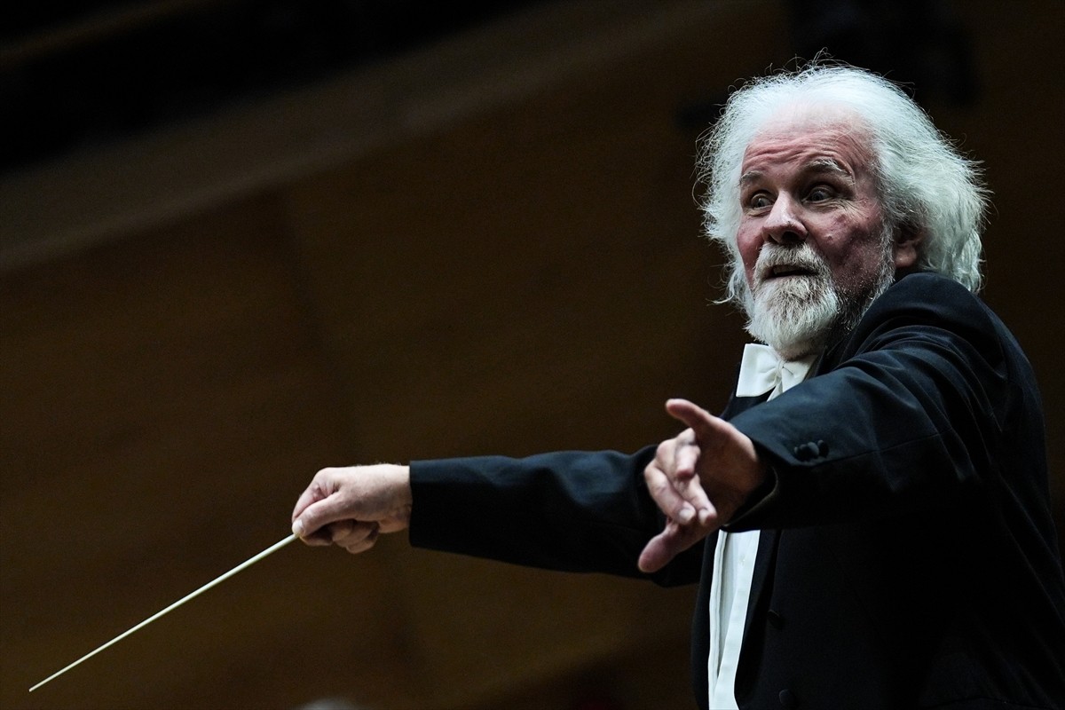 Usta müzisyenleri ve genç sanatçıları bir araya getiren Beta Enerji Filarmoni Orkestrası, ilk...