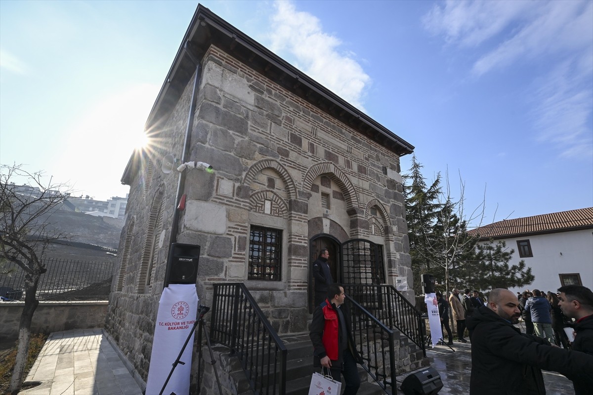 Vakıflar Genel Müdürlüğünce restorasyonu tamamlanan İsfahani Mescidi, yeniden ibadete...