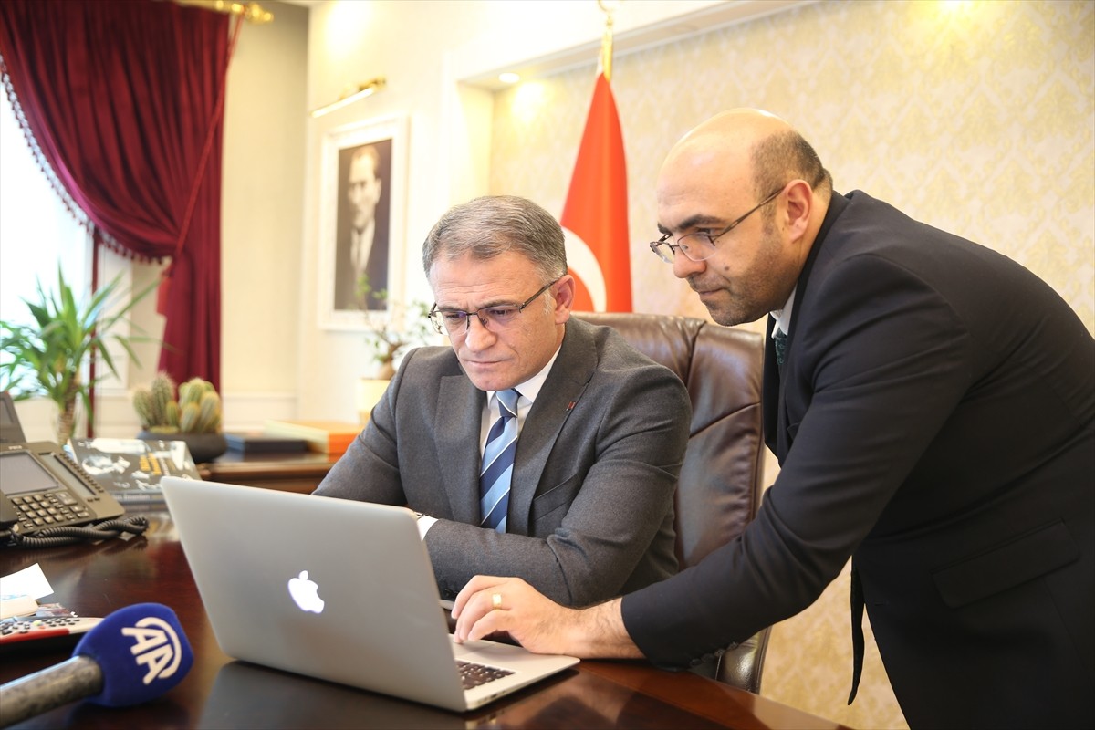 Van Valisi Ozan Balcı, Anadolu Ajansının (AA) gözünden 2024'e damga vuran olaylar ile yaşama dair...