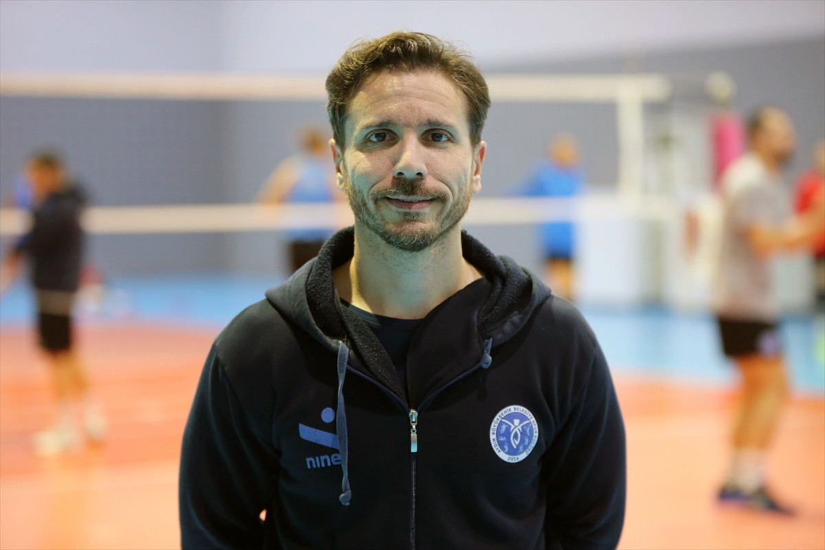 Vodafone Sultanlar Ligi temsilcilerinden Aydın Büyükşehir Belediyespor Kadın Voleybol Takımı'nın...