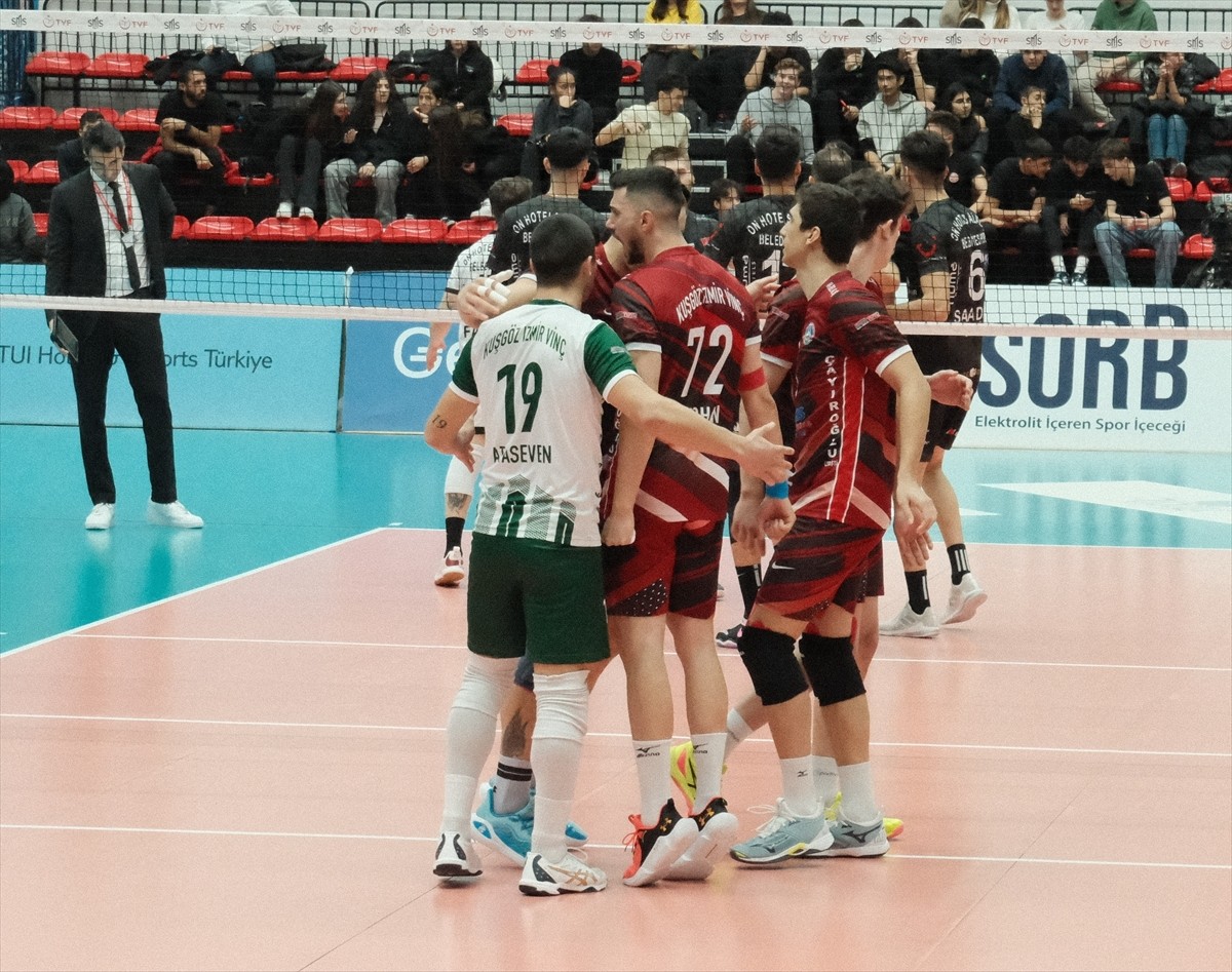 Voleybol SMS Grup Efeler Ligi'nin 17. hafta maçında On Hotels Alanya Belediyespor, Kuşgöz İzmir...