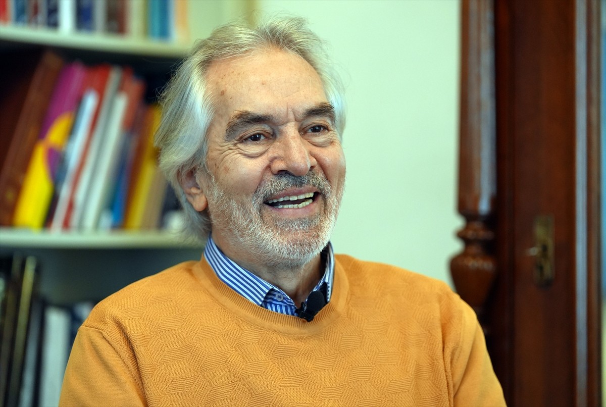 Yazar Prof. Dr. İskender Pala, eğlence kültürünü, bugünkü insanlığın sorunlarını, Ortadoğu'da...