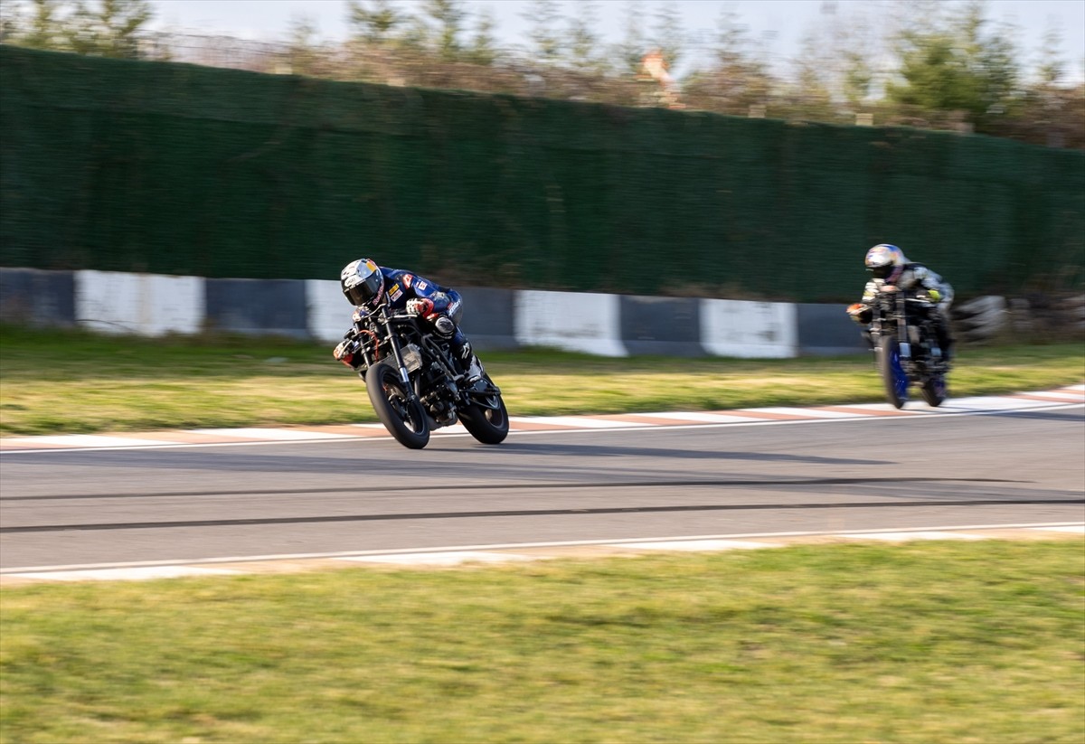 Yeni takımıyla Dünya Superbike Şampiyonası'nda (WSBK) mücadele edecek milli motosikletçi Bahattin...