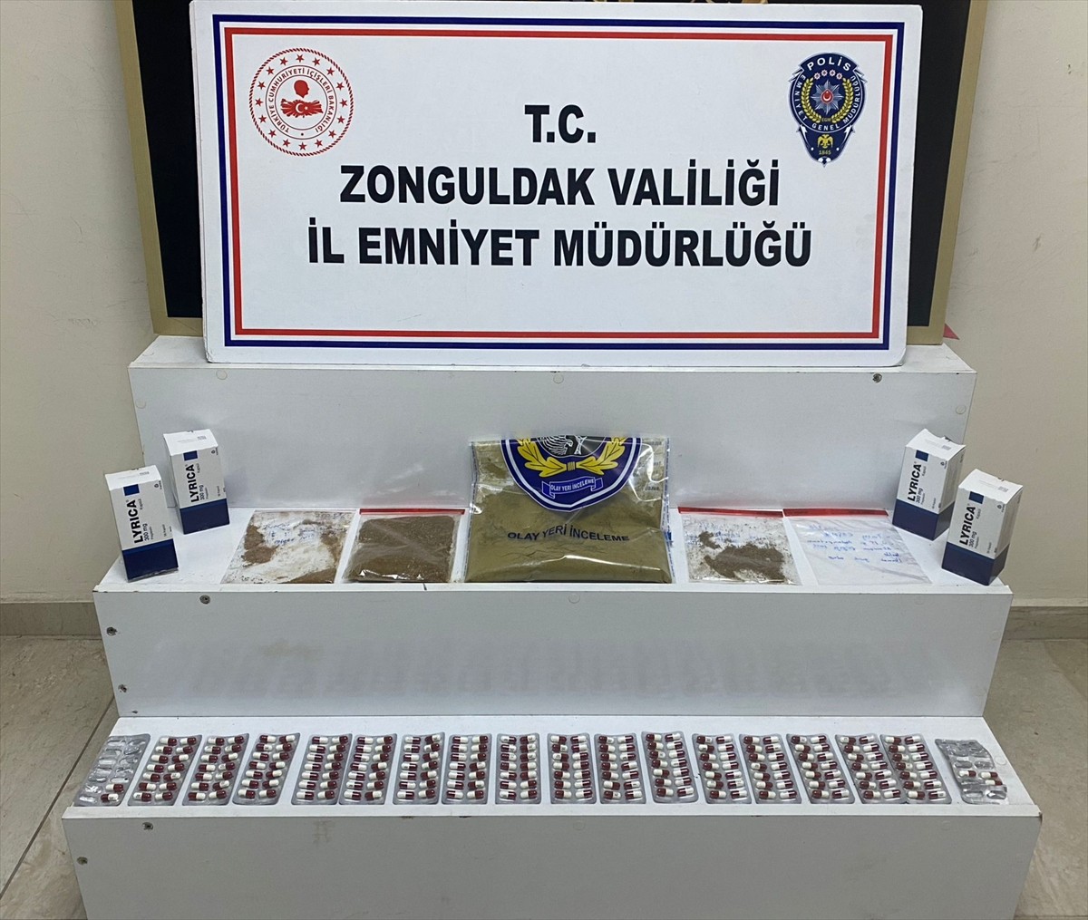 Zonguldak'ta düzenlenen uyuşturucu operasyonunda yakalanan 4 zanlı tutuklandı. Teknik ve fiziki...