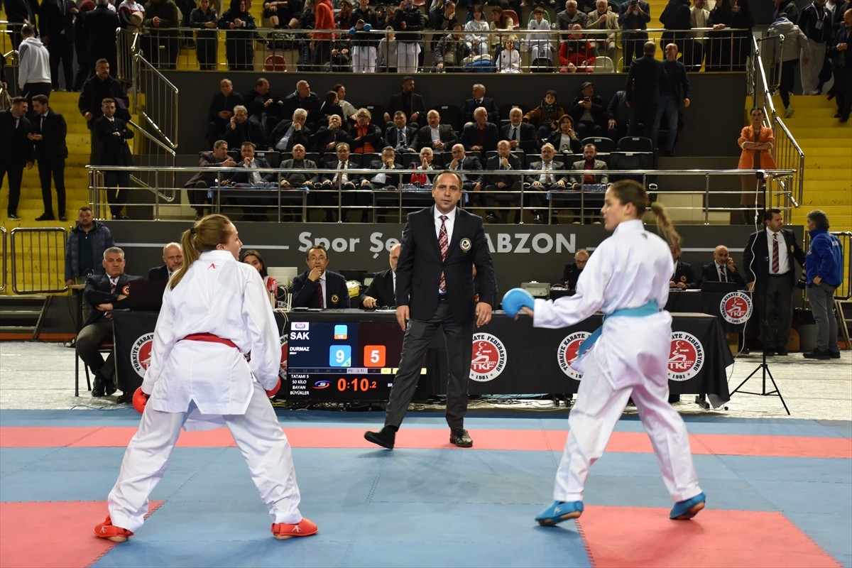 2025 Türkiye Karate Şampiyonası, 599 sporcunun katılımıyla Trabzon'da Beşirli Çok Amaçlı Spor...