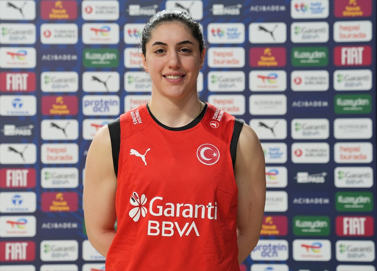 A Milli Kadın Basketbol Takımı'nın oyuncularından Gökşen Fitik, Avrupa Şampiyonası Elemeleri'nde...