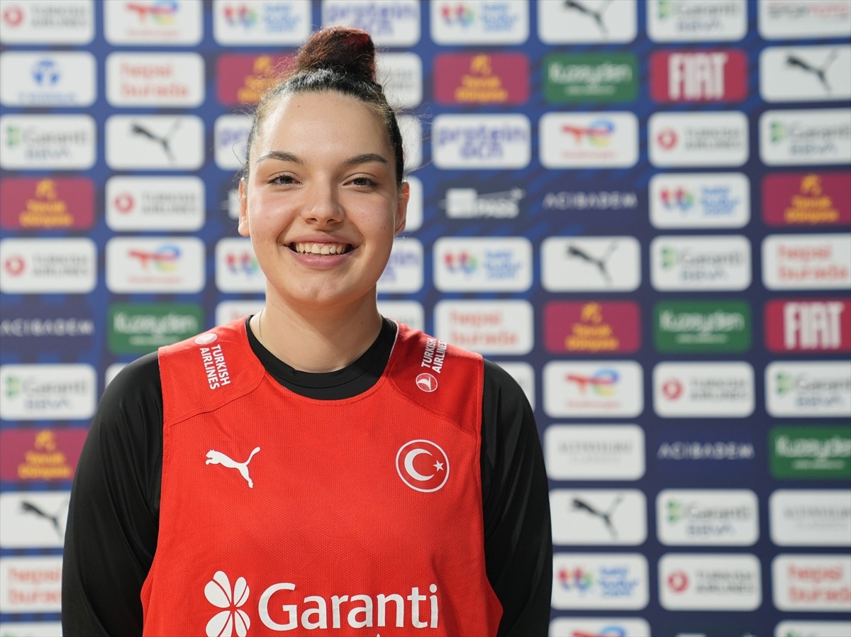 A Milli Kadın Basketbol Takımı oyuncuları İlayda Güner (fotoğrafta) ve Melek Uzunoğlu, 6 Şubat...