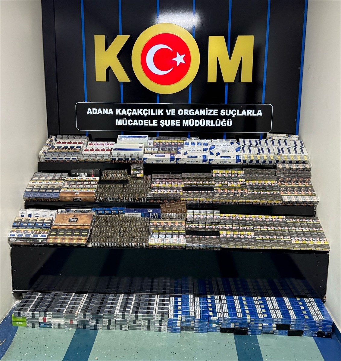 Adana'da gümrük kaçağı 7 bin 335 paket sigara ile suçtan elde edildiği değerlendirilen 520 bin...