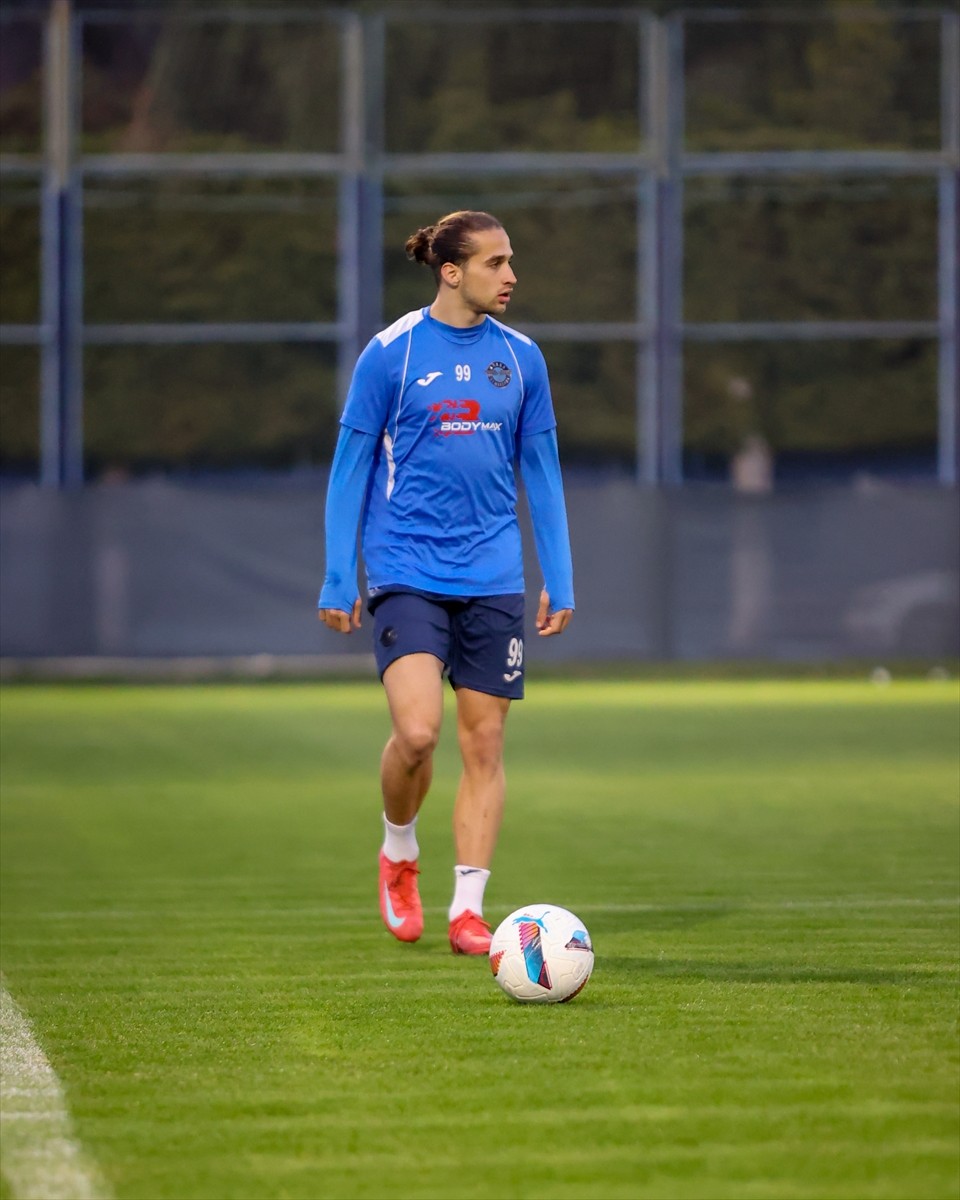 Adana Demirspor, Trendyol Süper Lig'in 23. haftasında deplasmanda Galatasaray ile oynayacağı maçın...