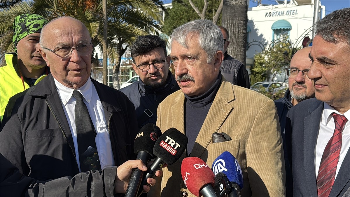 AFAD Deprem ve Risk Azaltma Genel Müdürü Prof. Dr. Orhan Tatar, Muğla'da Vali İdris Akbıyık'ın da...