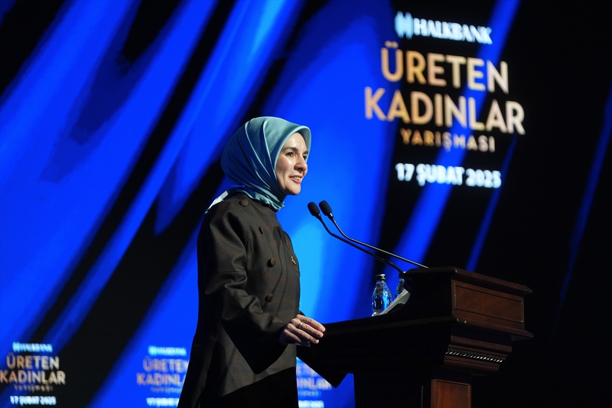 Aile ve Sosyal Hizmetler Bakanı Mahinur Özdemir Göktaş, İstanbul Finans Merkezi'ndeki Halkbank...