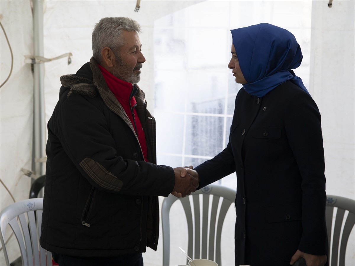 AK Parti Genel Başkan Yardımcısı Fatma Betül Sayan Kaya (Sağda), Pençe-Kilit Operasyonu...