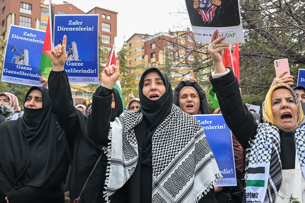 Ankara Filistin Dayanışma Platformu (ANFİDAP) üyeleri, ABD Başkanı Donald Trump'ın Gazze'ye...