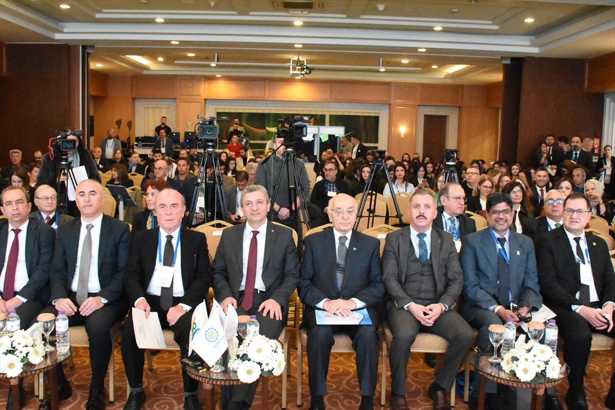 Antalya'da, Türkiye Çevre Eğitim Vakfı (TÜRÇEV) ve Ankara Üniversitesi Su Yönetimi Enstitüsü...