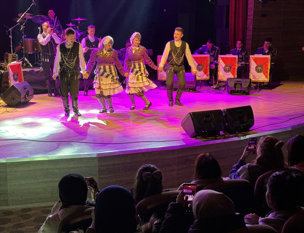 Ardahan'da, Polis Akademisi Başkanlığına bağlı Bando Muzikaları Armoni Şube Müdürlüğü tarafından...
