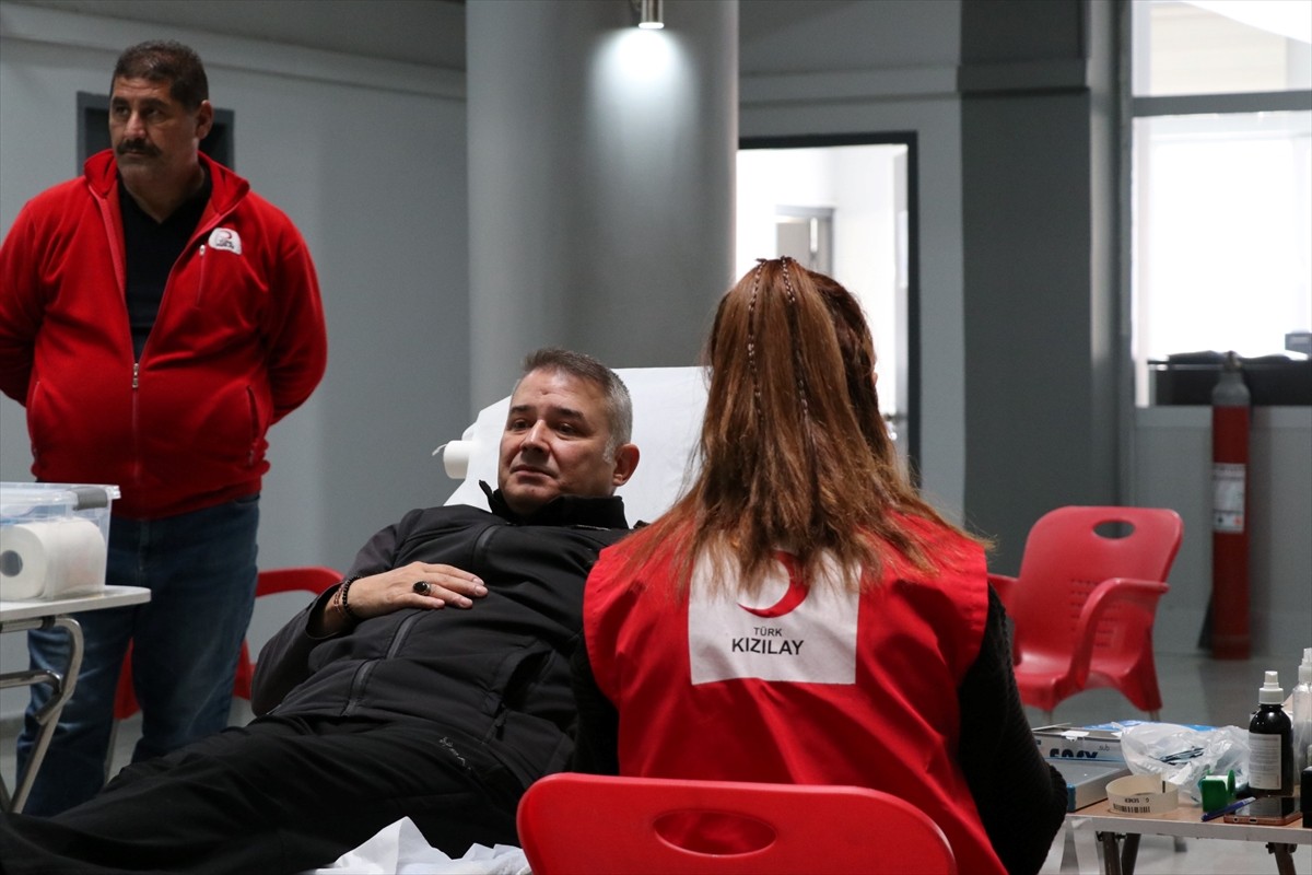 Ardahan İl Emniyet Müdürlüğü'nde görevli polisler, 6 Şubat 2023'teki depremlerde hayatını...