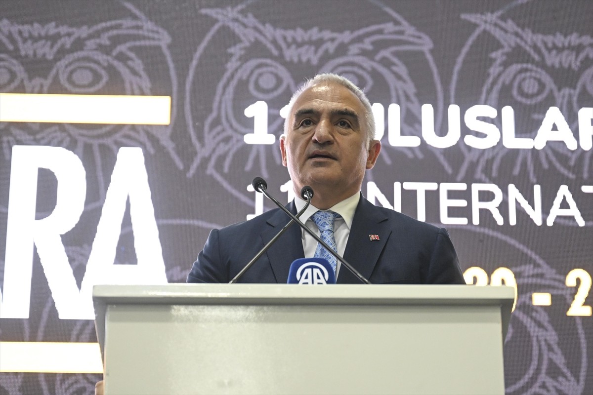 ArtAnkara 11. Uluslararası Çağdaş Sanat Fuarı'nın açılışı, ATO Congresium'da düzenlendi. Açılışa...