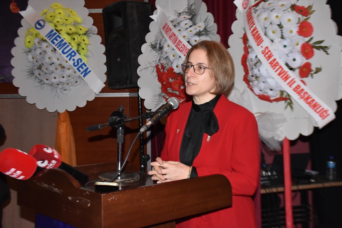 Artvin'de, AK Parti İl Kadın Kolları 7. Olağan Kongresi gerçekleştirildi.