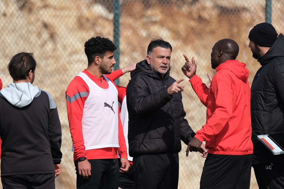 Atakaş Hatayspor, Trendyol Süper Lig'in 24. haftasında Mersin'de konuk edeceği Corendon Alanyaspor...