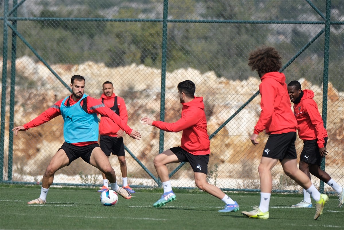 Atakaş Hatayspor, Trendyol Süper Lig'in 24. haftasında sahasında karşılaşacağı Corendon Alanyaspor...