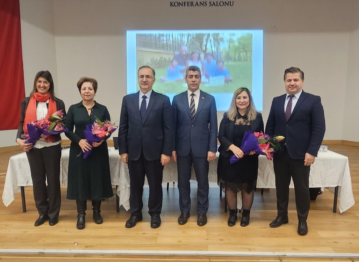Ataşehir'de, "Kız Çocuklarını ve Kadınları Desteklemek; Sanat, Bilim ve Refahı Sınırların Ötesinde...