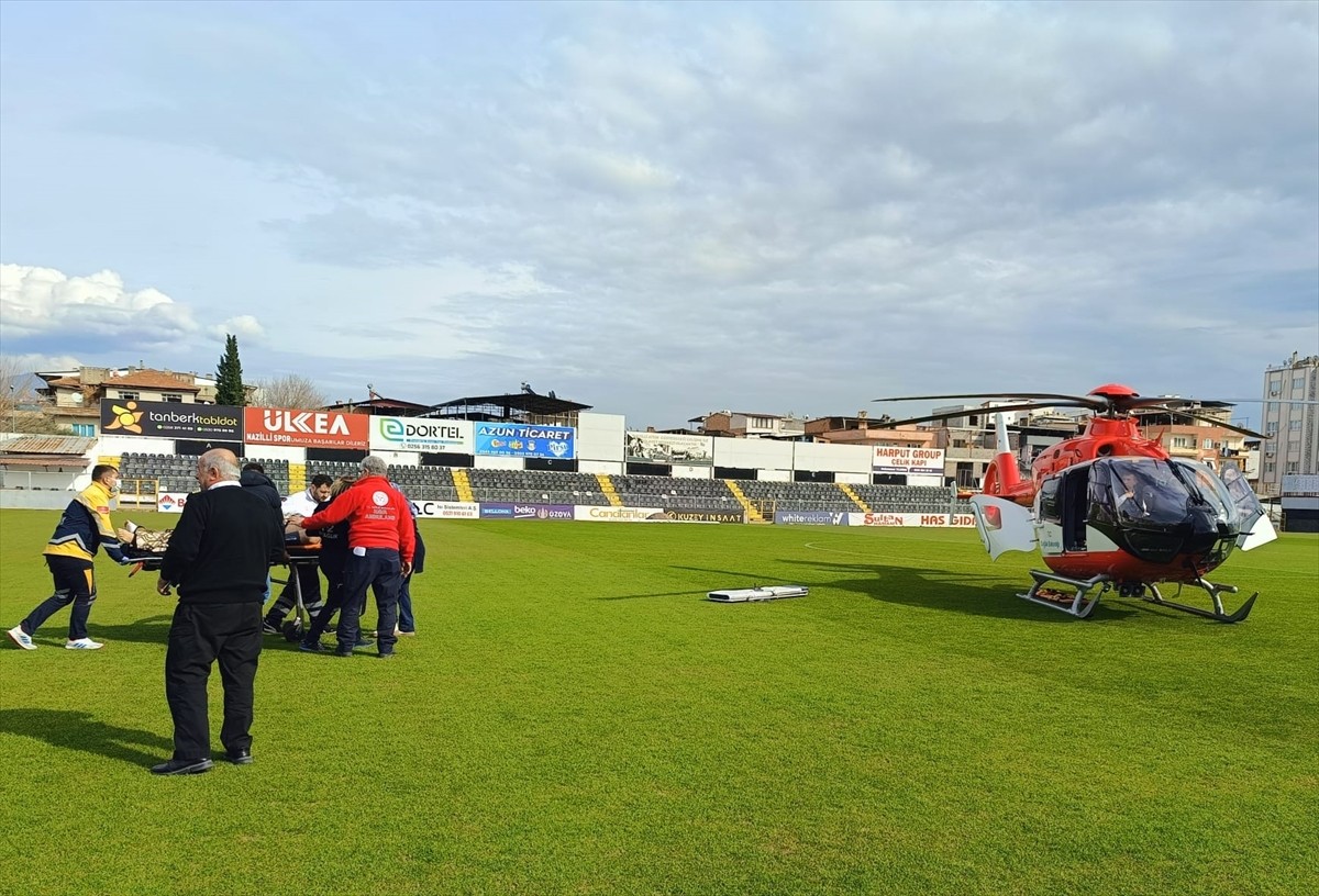 Aydın'ın Nazilli ilçesinde go-kart pistinde geçirdiği kazada yaralanan rallici, ambulans...