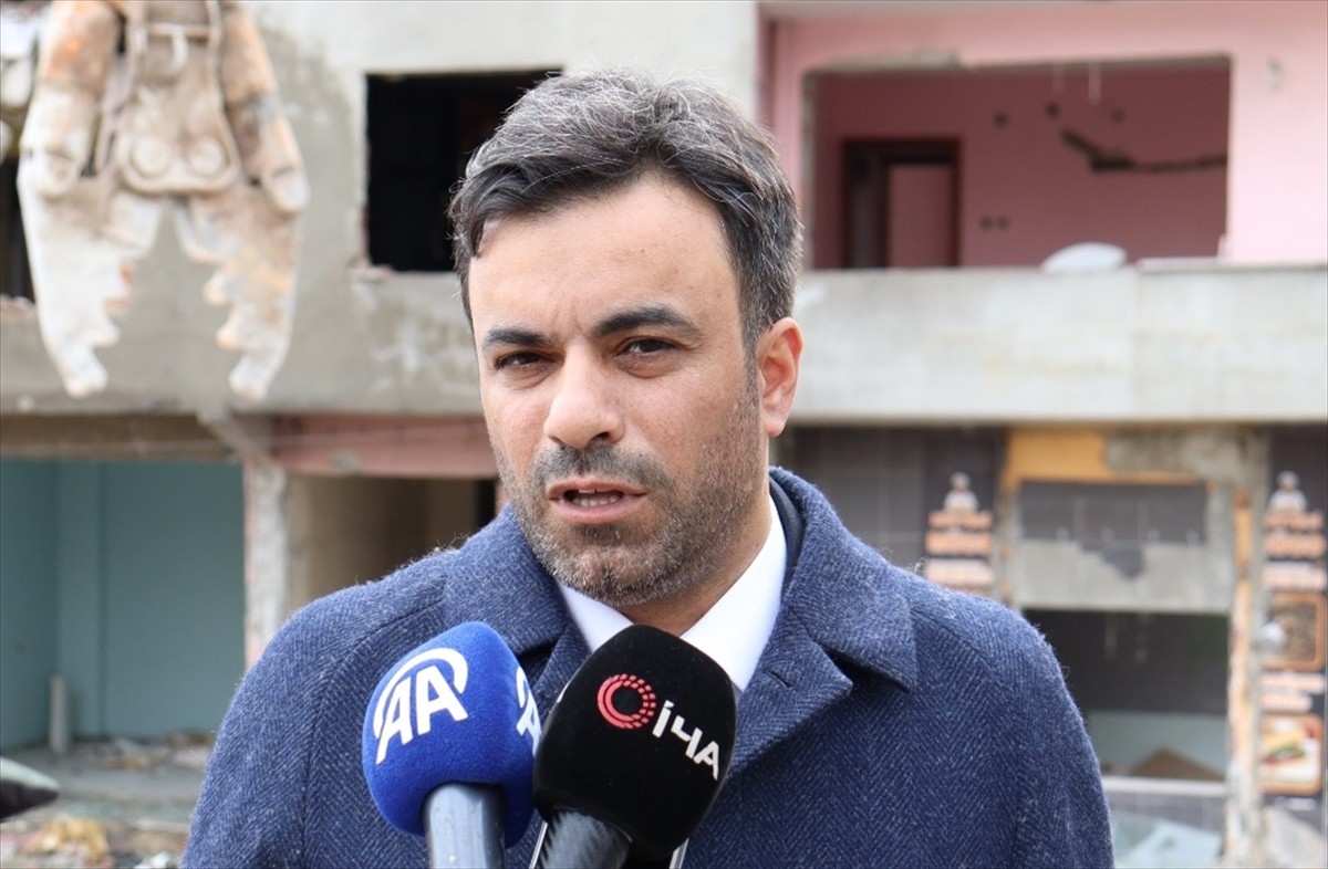 Bağcılar Belediye Başkanı Yıldız, Fatih Mahallesi'ndeki Demircan Sitesi ve çevresinde kentsel...