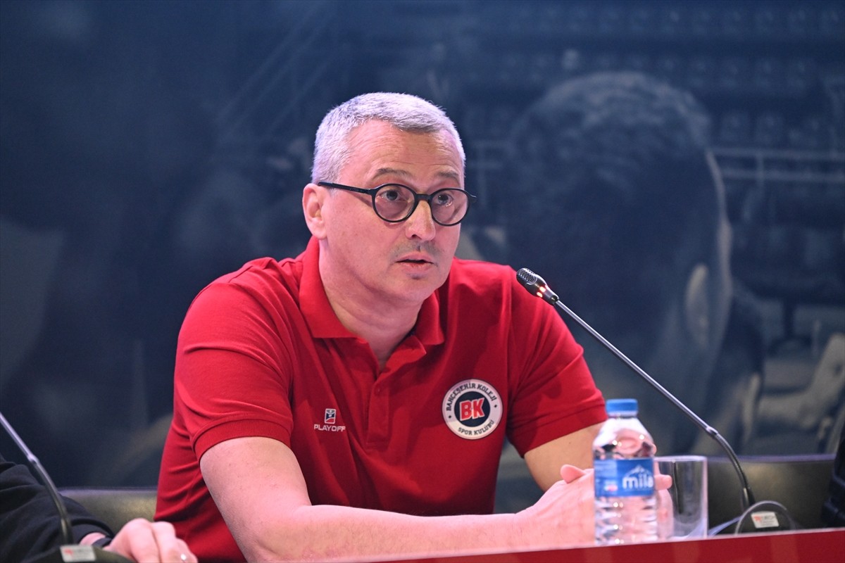 Bahçeşehir Koleji Basketbol Takımı için hazırlanan reklam filminin tanıtımı Sinan Erdem Spor...