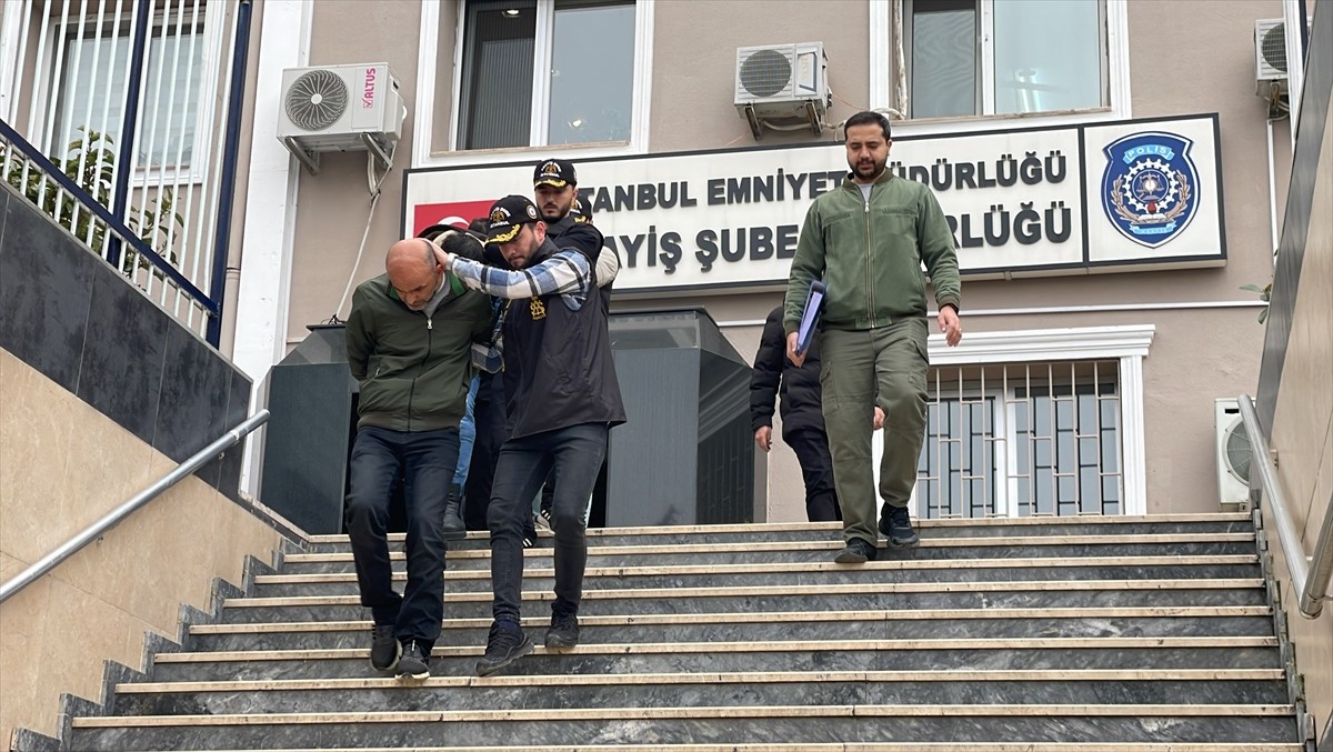 Bakırköy'de aldıkları ürünlerin karşılığında çalıntı çek verdikleri firma yetkilisinin 9,8 milyon...
