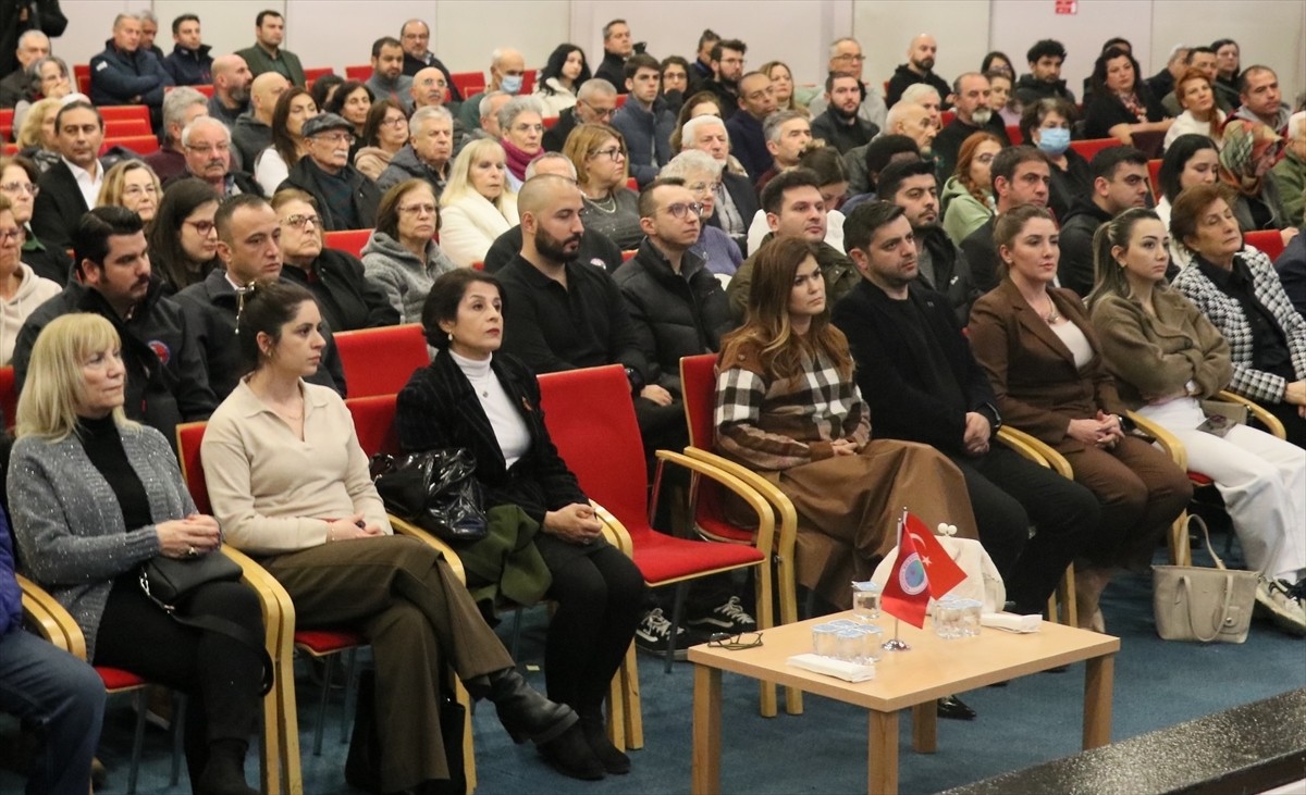 Balçova Belediyesi koordinasyonunda İzmir Ekonomi Üniversitesi Konferans Salonu’nda Kahramanmaraş...