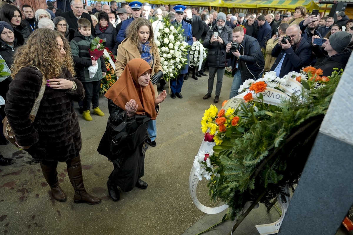 Bosna Hersek'teki savaşta, Sırp Cumhuriyeti ordusunun başkent Saraybosna'daki Markale pazar yerine...
