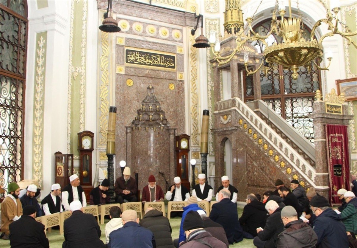 Bursa'da bulunan Hoca Muslihiddin (Mahkeme) Camii'nde 137 yıldır okunan Nayi Osman Dede'nin...