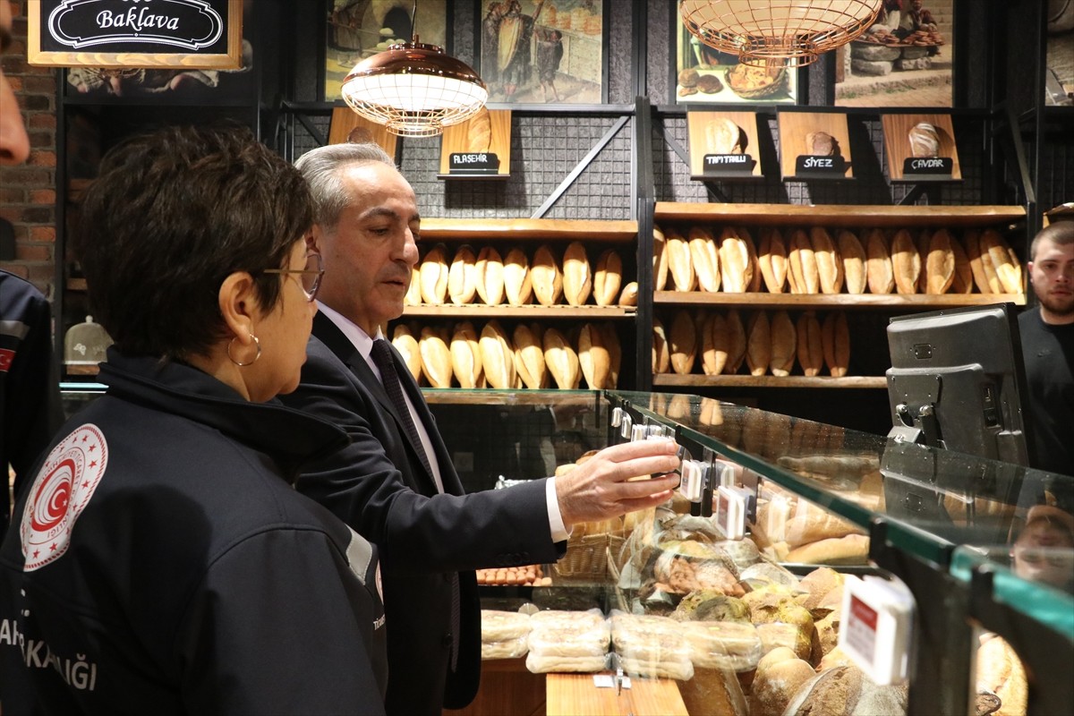 Bursa'da ramazan ayı öncesinde fırın ve pastanelere yönelik denetim yapıldı.