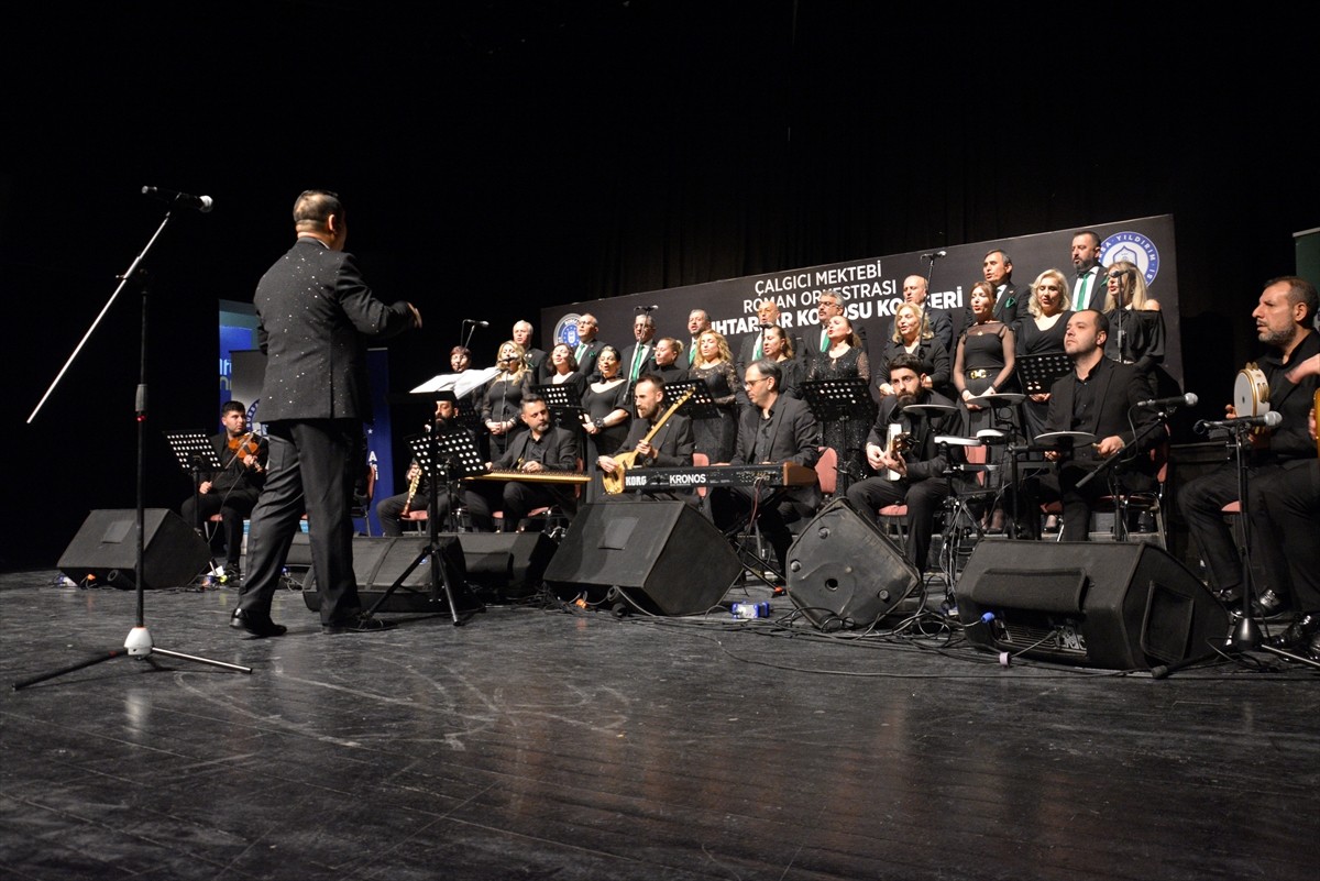 Bursa Büyükşehir Belediyesi Orkestra Şube Müdürlüğü Çalgıcı Mektebi Roman Orkestrası tarafından...