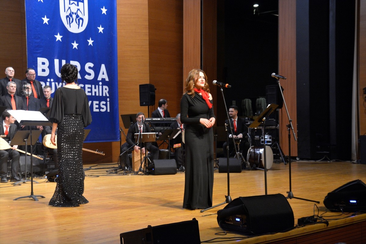 Bursa Büyükşehir Belediyesi Orkestra Şube Müdürlüğü Türk Halk Müziği Bölümü, konser...
